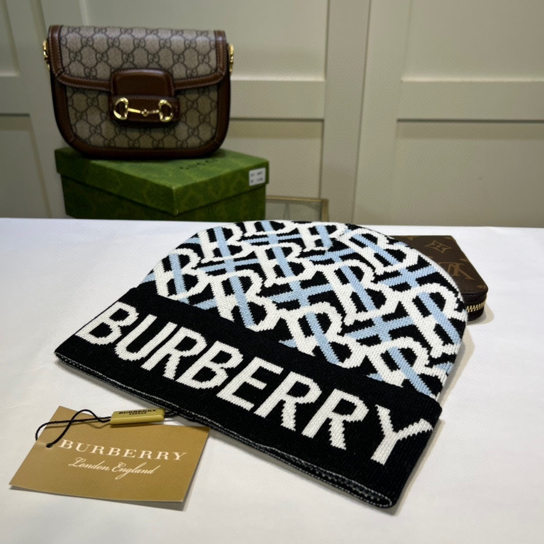 Burberry zimska kapa