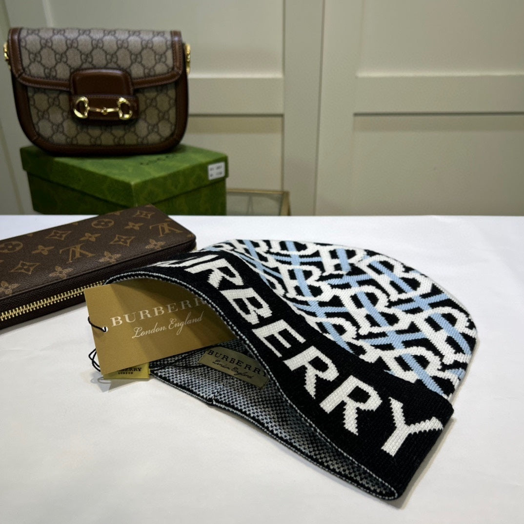 Burberry zimska kapa